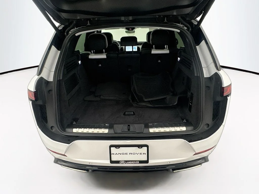 Certified Used 2024 White Land Rover Dynamic SE image 26
