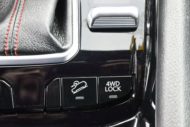 Used 2025 White Jeep Trailhawk image 29