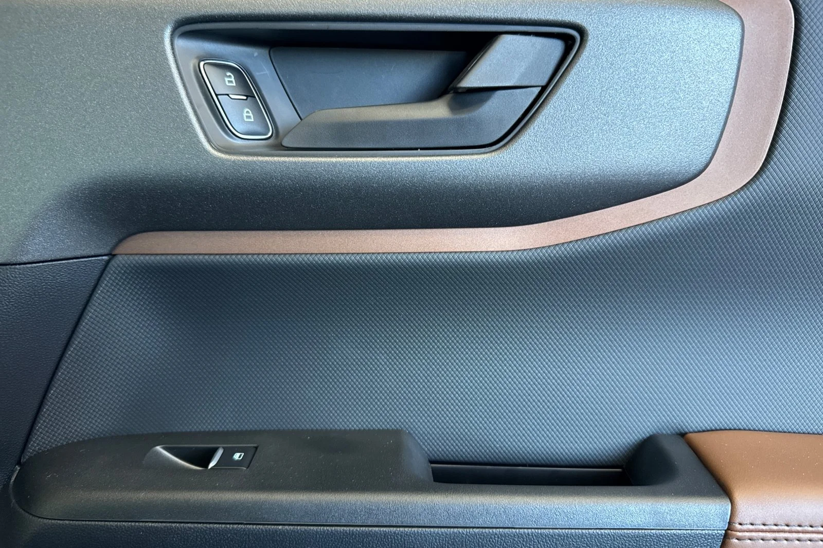 New 2026 Carbonized Gray Metallic Ford Outer Banks® image 20