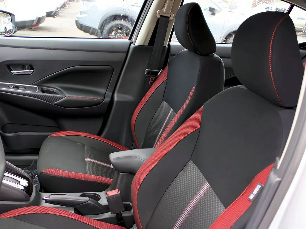 2025 Nissan Versa Sedan SR - Photo 12