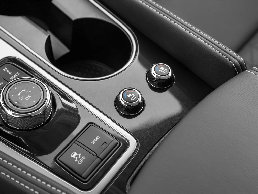 Used 2022 Gray Nissan Platinum image 46
