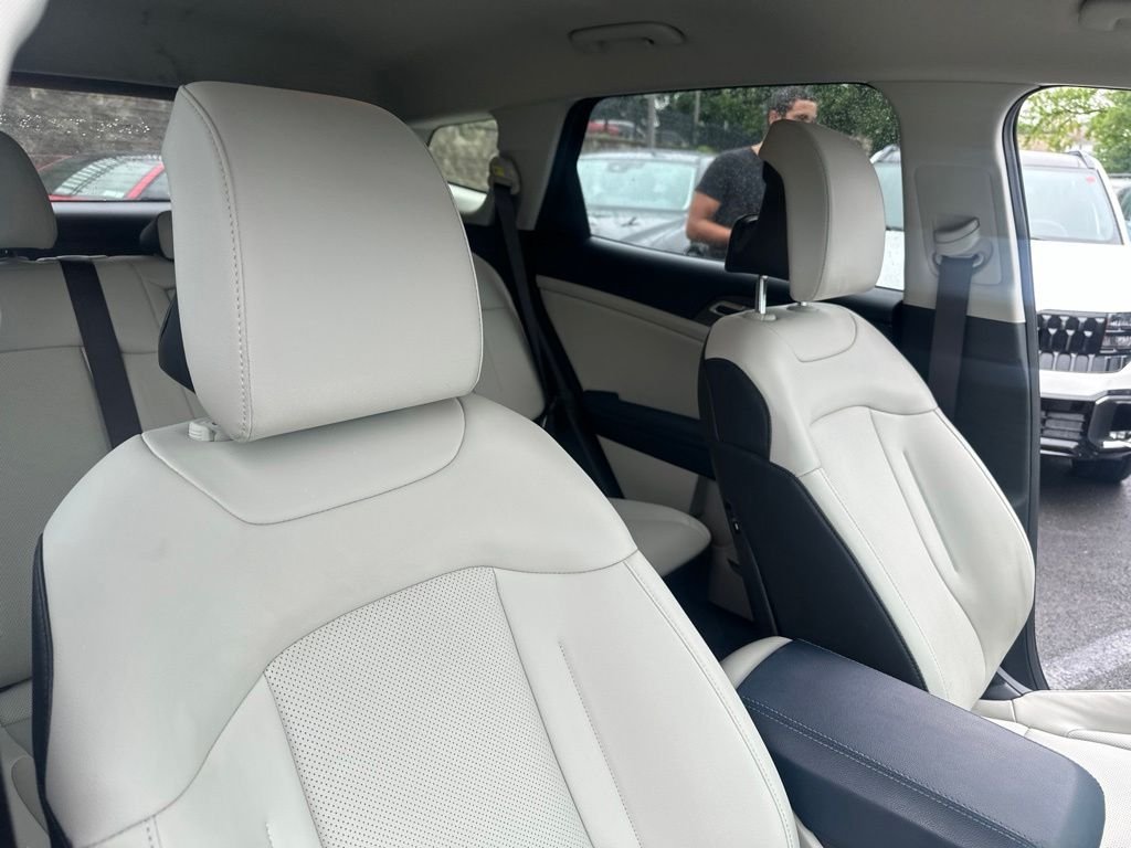Used 2024 Black Kia EX image 34