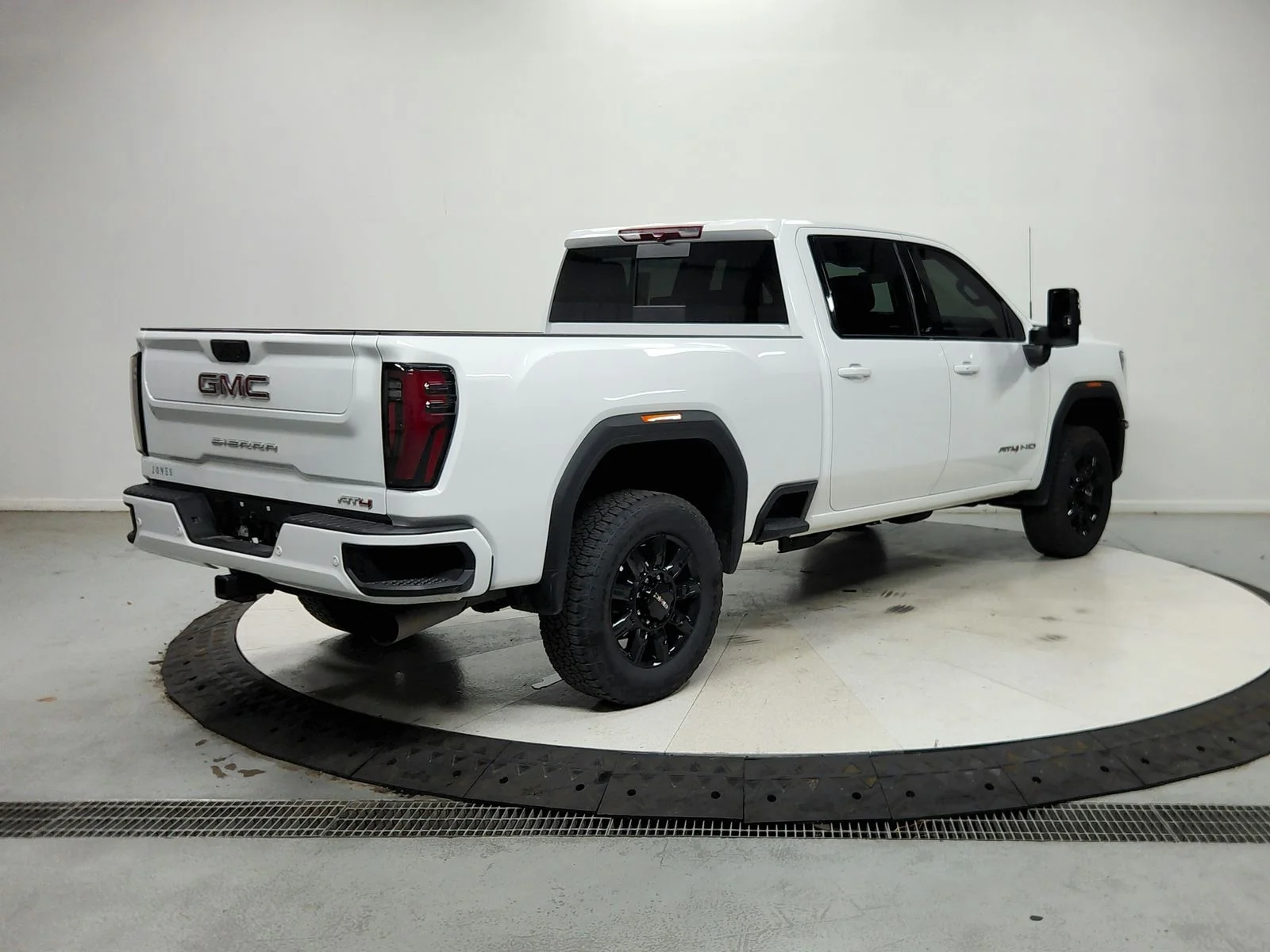 Used 2026 White GMC AT4 image 8