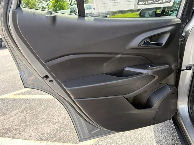 Used 2024 Sterling Gray Metallic Chevrolet LT image 21