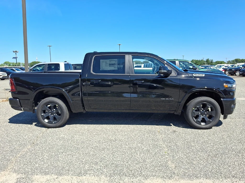 New 2027 Diamond Black Crystal Pearl-Coat Exterior Paint RAM Big Horn image 9