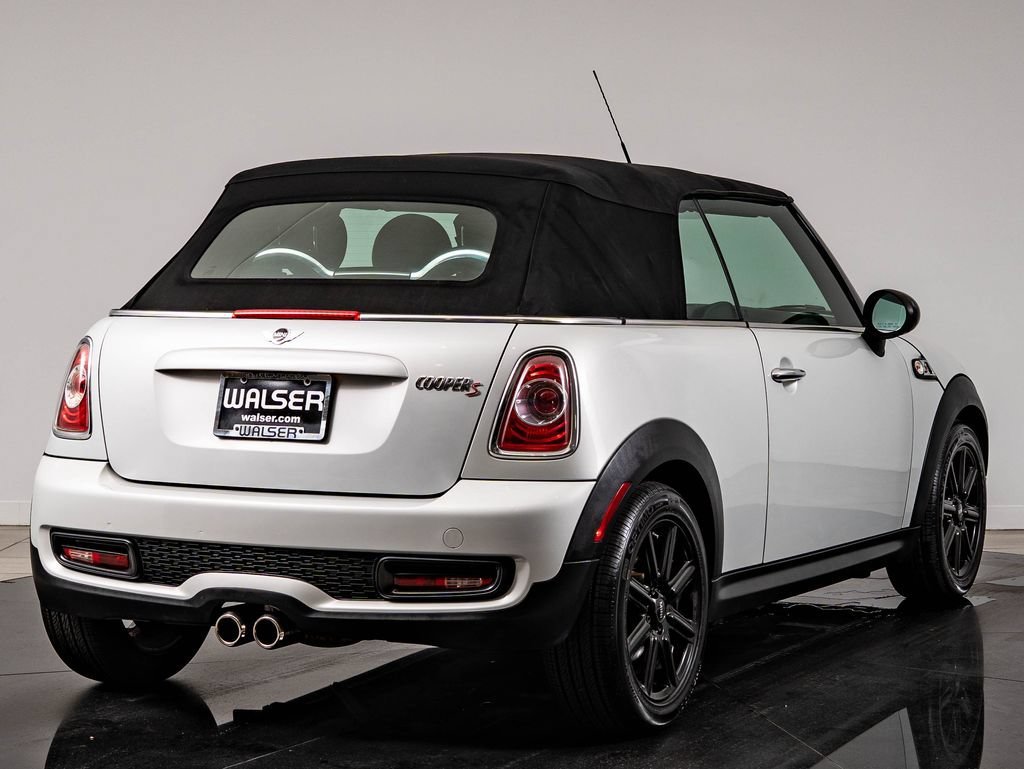 Used 2014 White Silver MINI  image 10