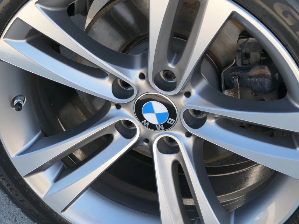 Used 2018 Alpine White BMW 330i image 10