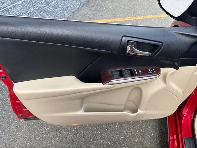 Used 2013 Barcelona Red Metallic Toyota L image 14