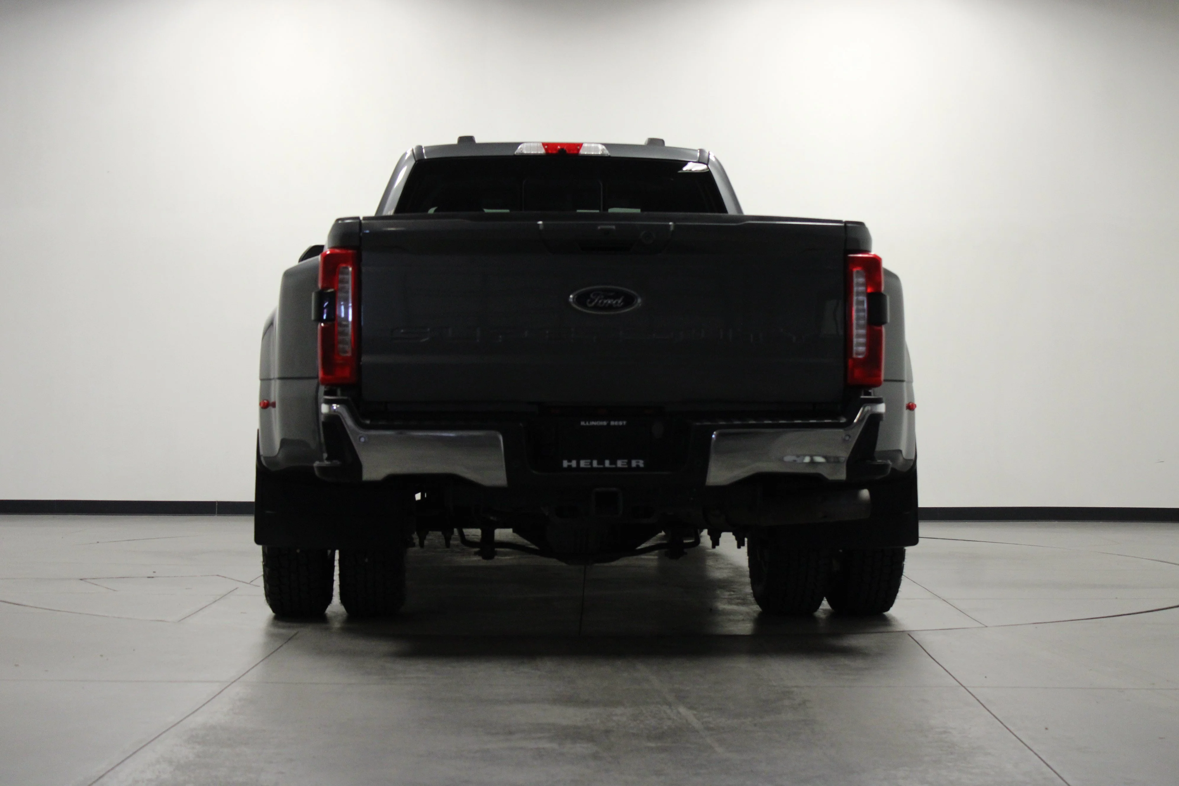 Used 2023 Carbonized Gray Metallic Ford LARIAT image 5