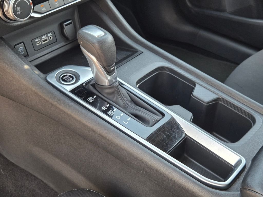 Used 2025 White Nissan SV image 31