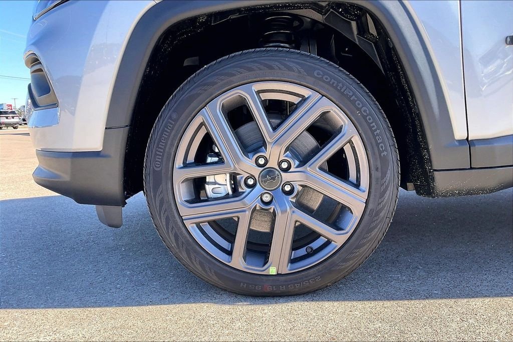 New 2026 Jeep Compass Latitude 4D Sport Utility