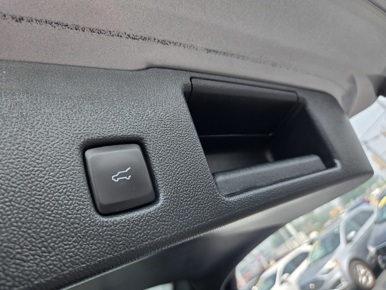 Used 2022  Ford SE image 33