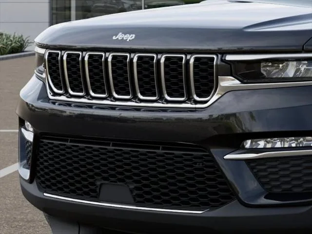New 2025 Diamond Black Crystal Pearl-Coat Exterior Paint Jeep Limited image 19