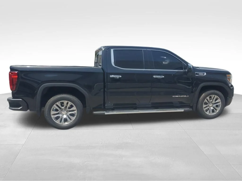Used 2021 Black GMC Denali image 10