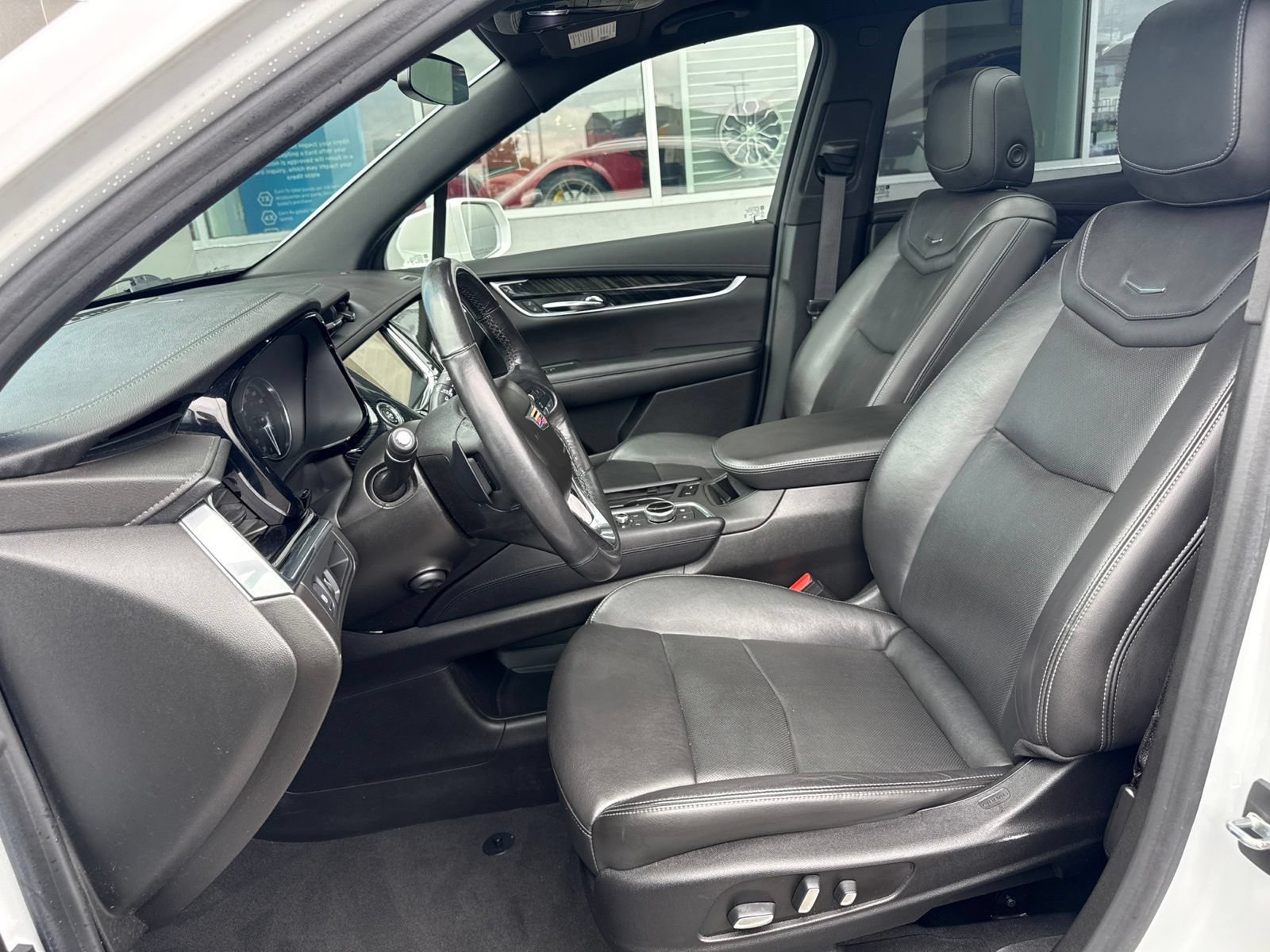 Used 2020 CRYSTAL WHITE TRICOAT Cadillac AWD Premium Luxury image 22