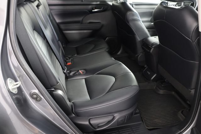 2022 Toyota Highlander XLE - Photo 24