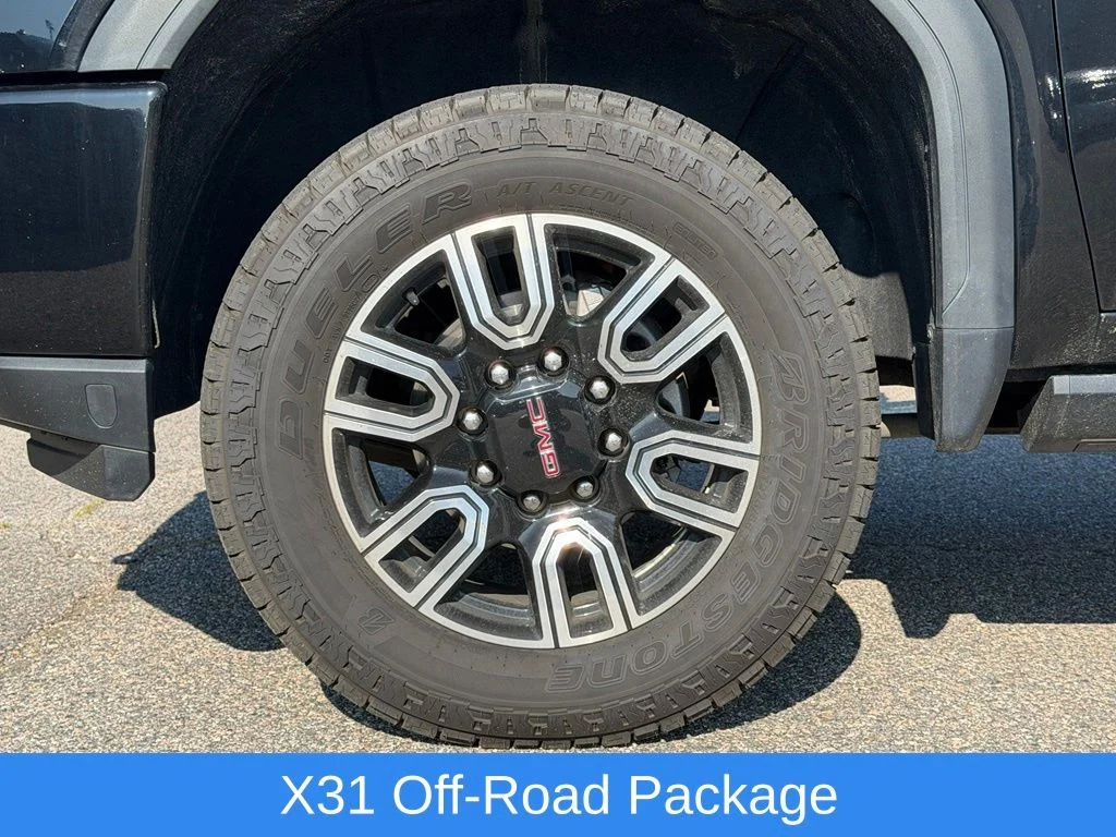 Used 2022 Black GMC AT4 image 13