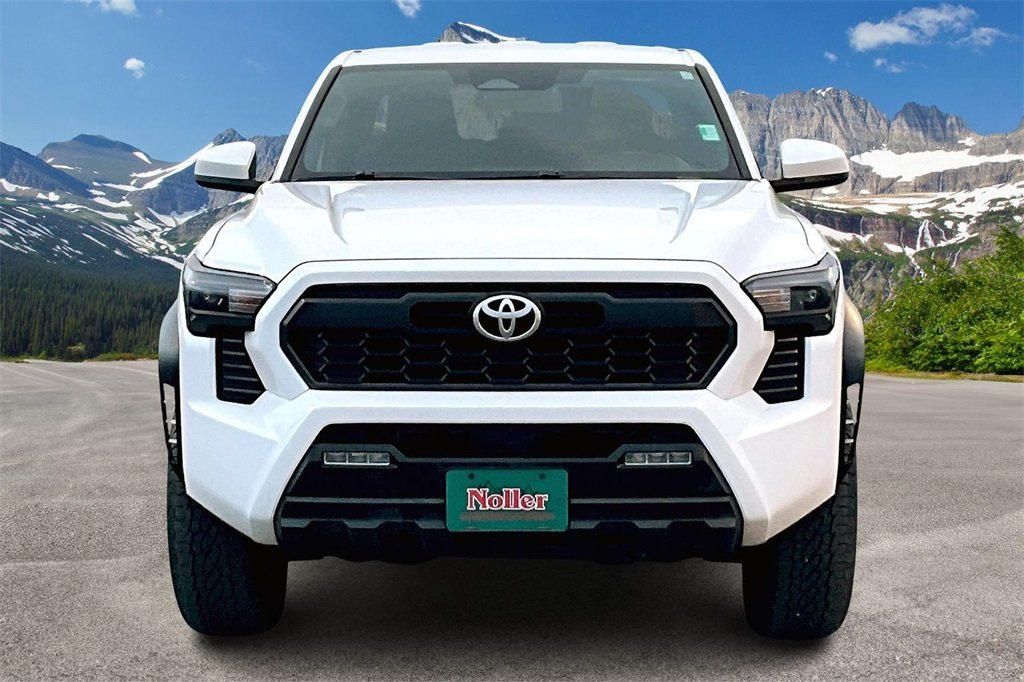 2024 Toyota Tacoma TRD Off-Road photo 3