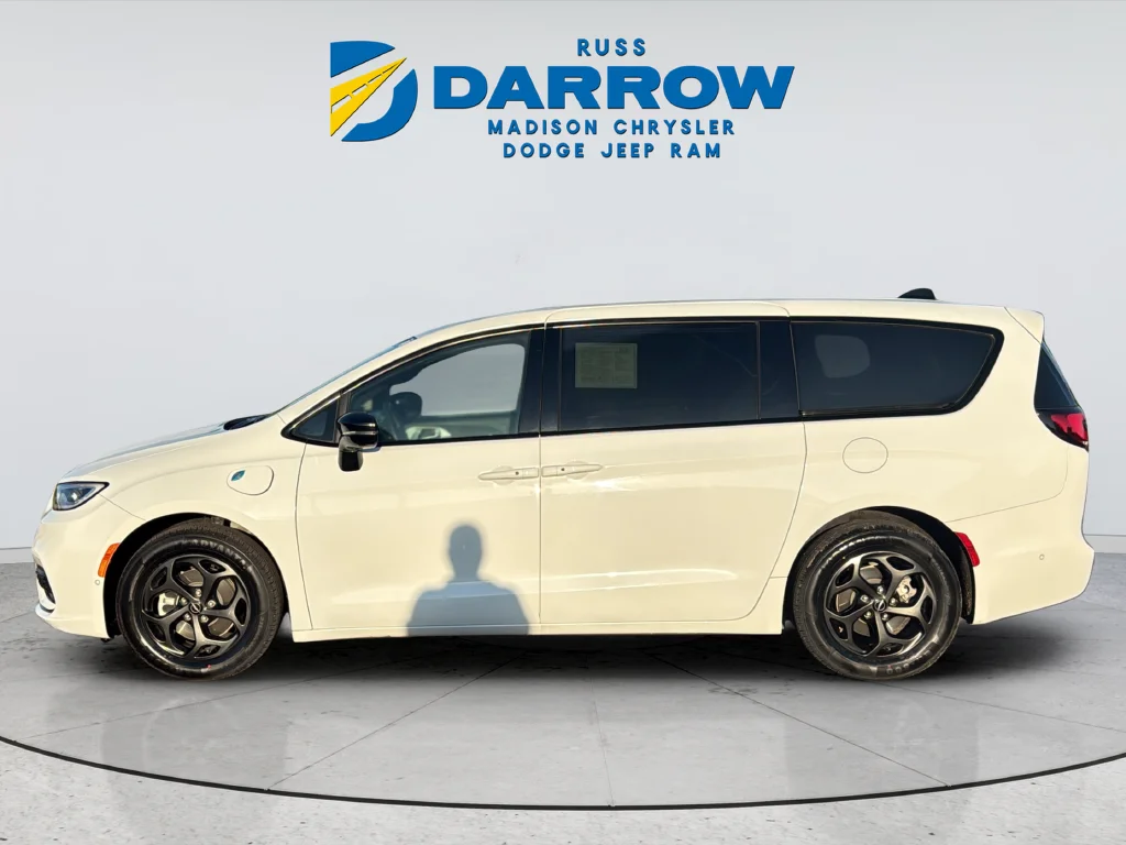 Used 2024 White Chrysler Select S Appearance image 2