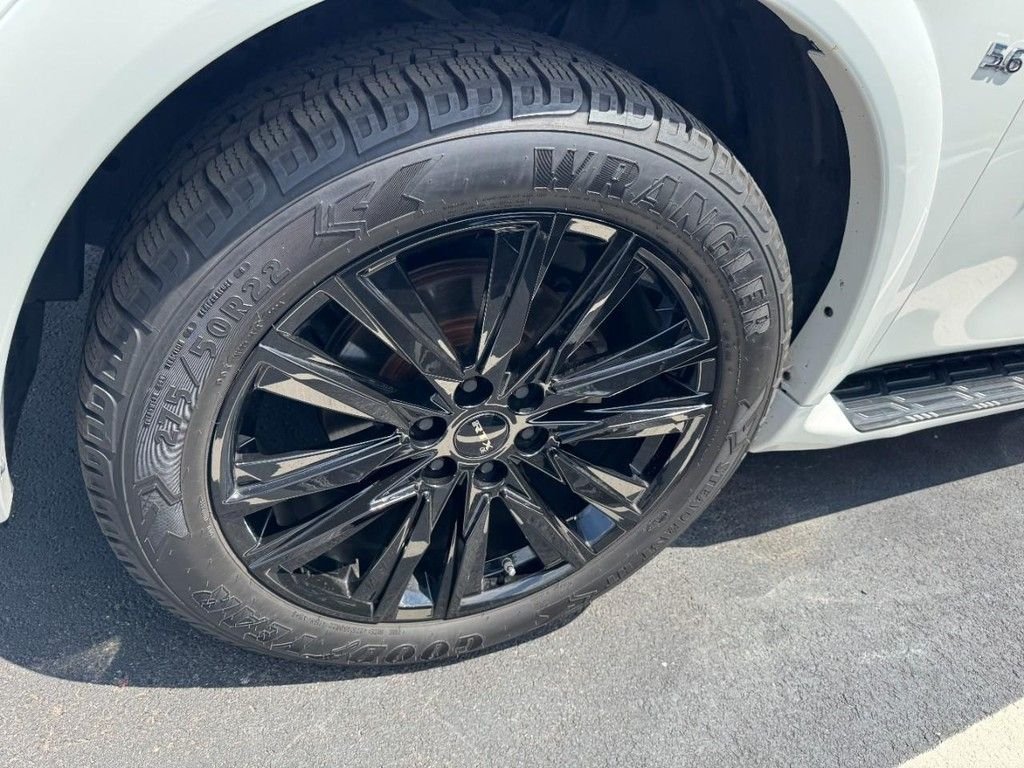 Used 2019 Moonstone White INFINITI LUXE image 4