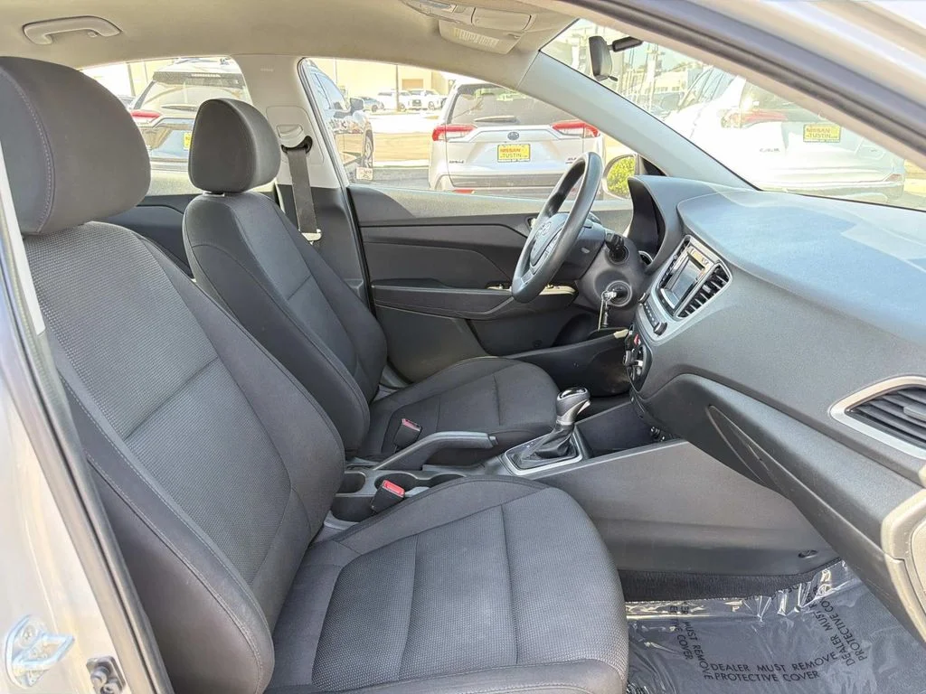 Used 2020 Olympus Silver Hyundai SE image 27