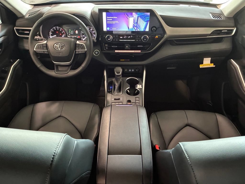 New 2026 Midnight Black Metallic Toyota XLE image 4