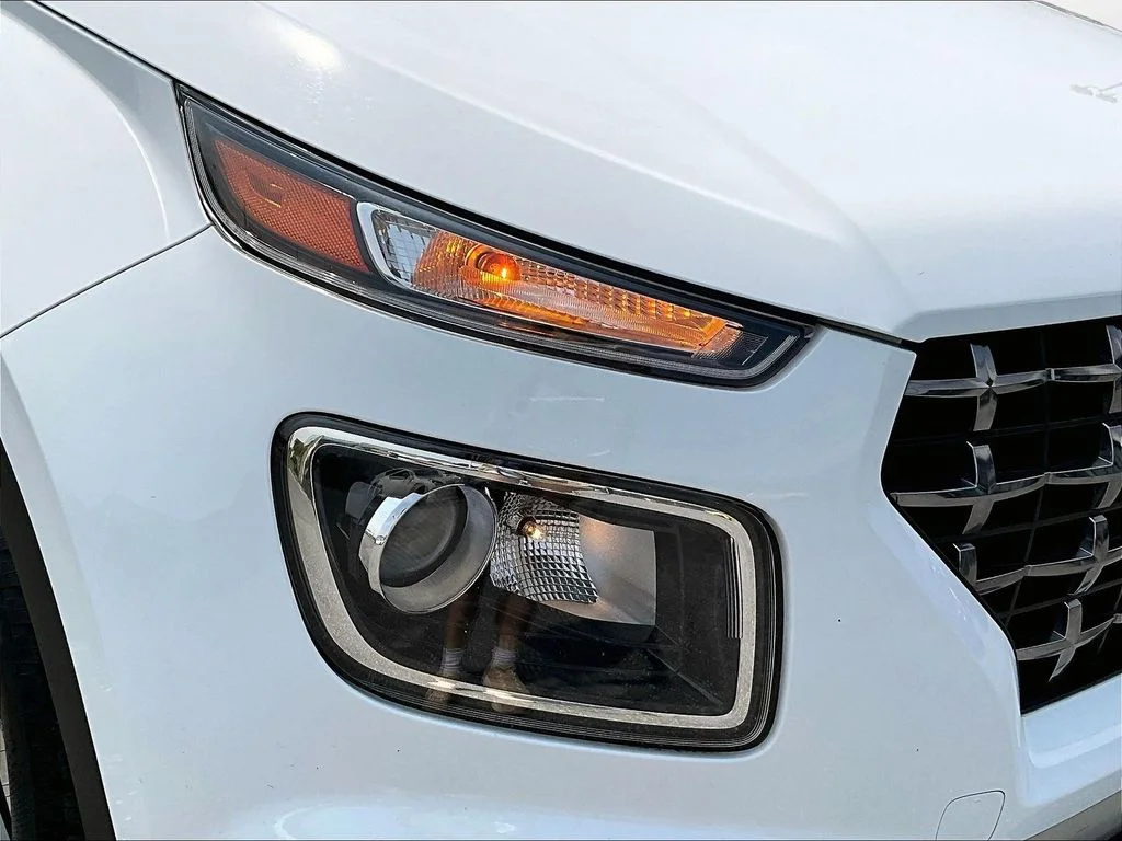 Used 2023 White Hyundai SEL image 28