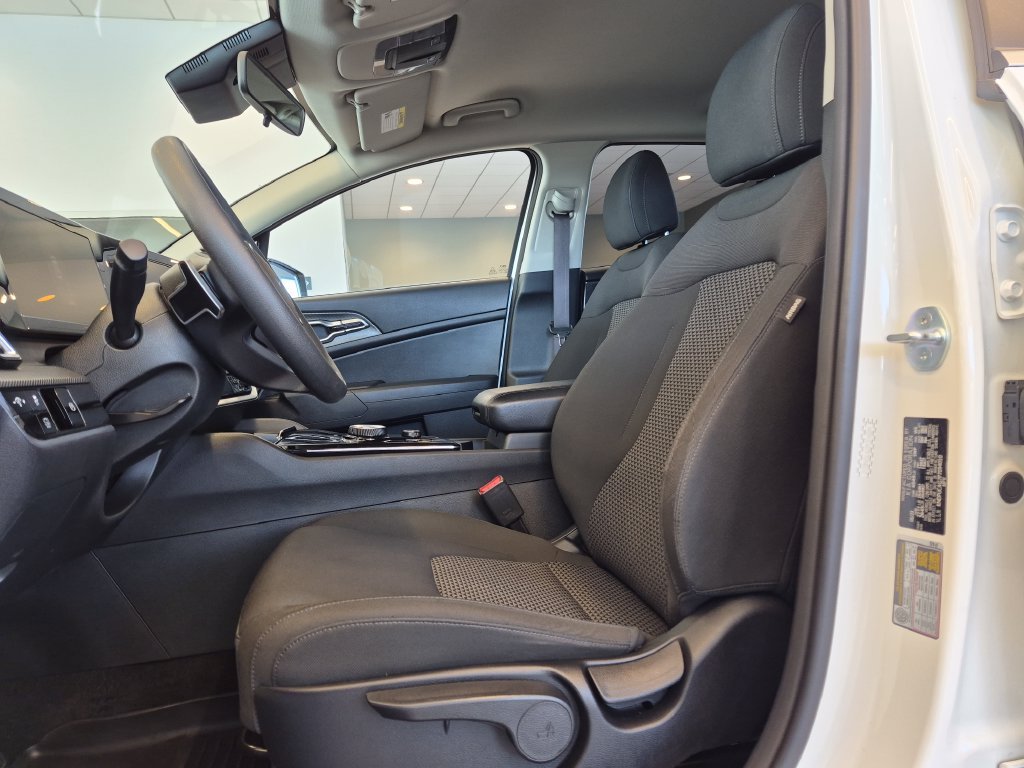 Used 2023 Snow White Pearl Kia LX image 13