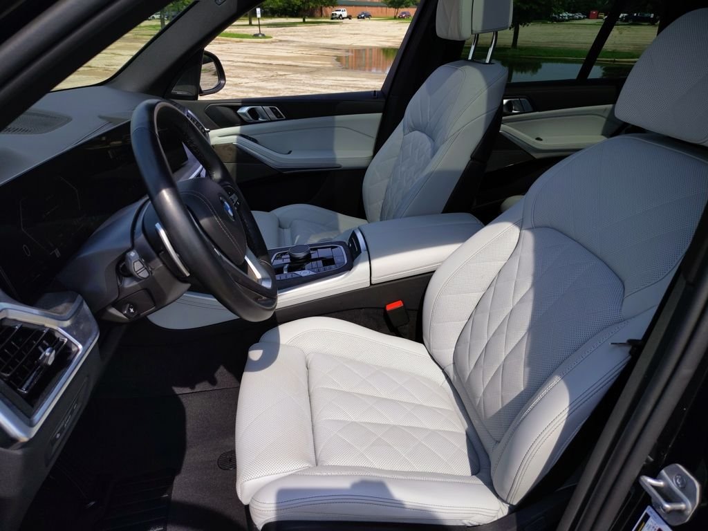 Used 2026 Black BMW xDrive40i image 22