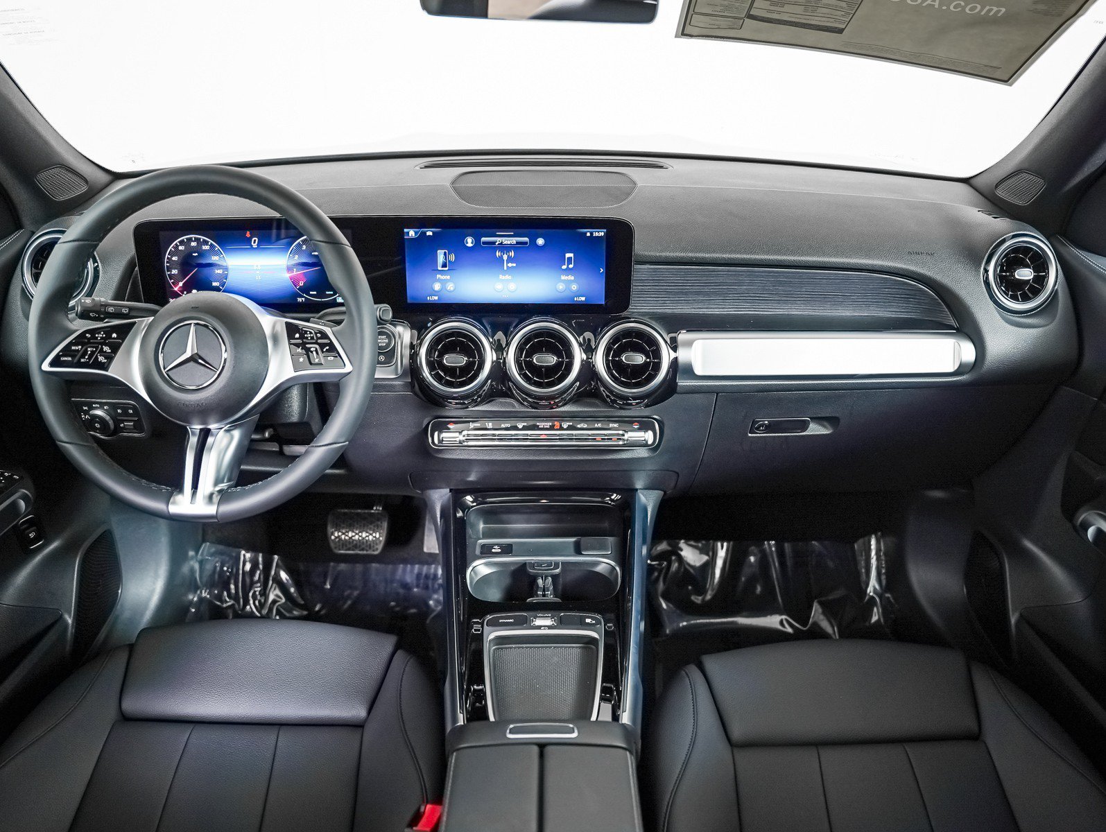 New 2026 Night Black Mercedes-Benz GLB 250 image 9