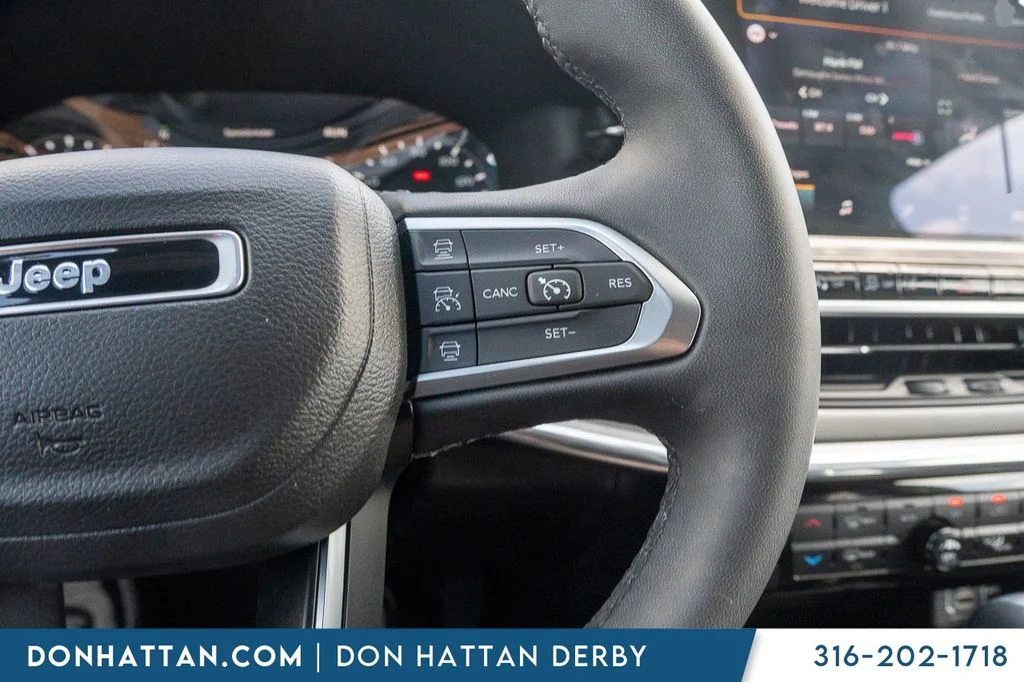 Used 2023 Silver Jeep Limited image 15