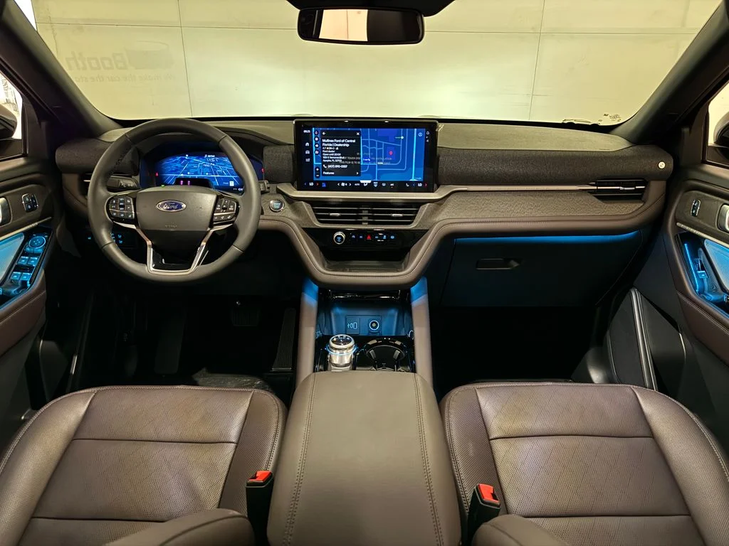 New 2026 Gray Ford Platinum image 5