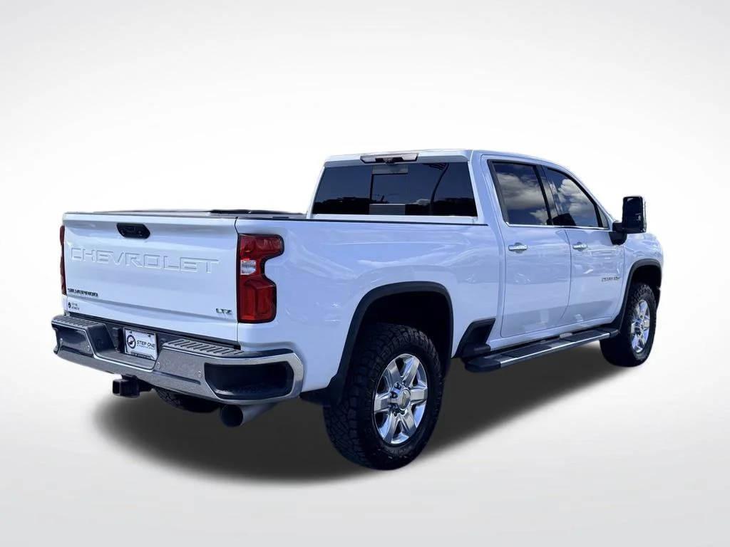 Used 2021 White Chevrolet LTZ image 7