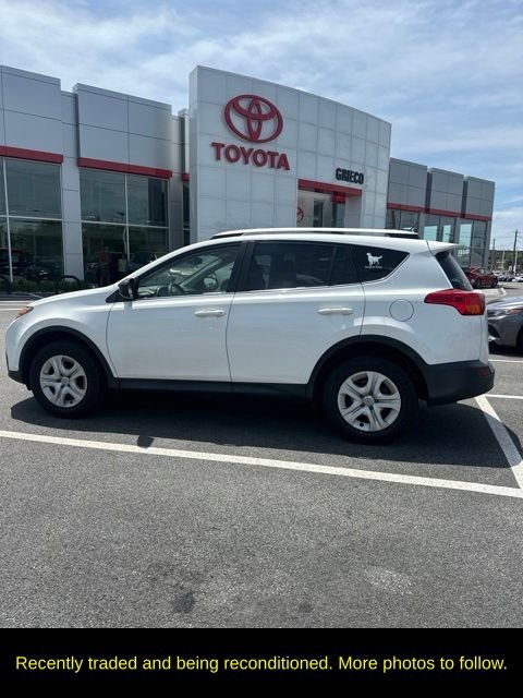 Used 2015 White Toyota LE image 1