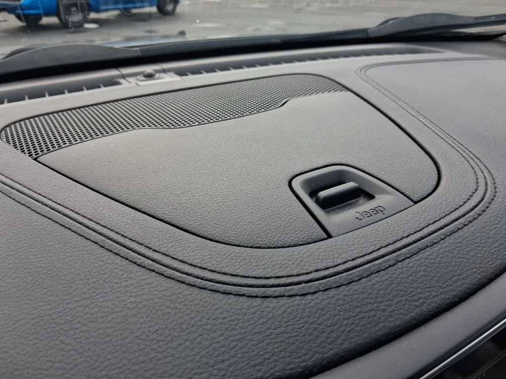 Used 2019 Gray Jeep Limited image 19