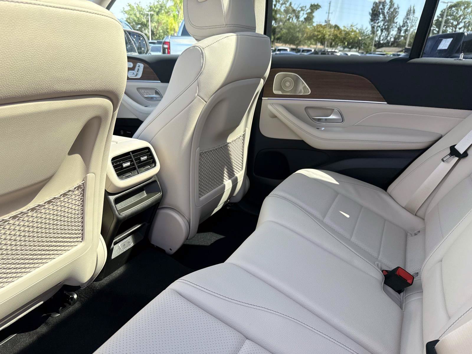 New 2026 Polar White Mercedes-Benz 350 4MATIC® SUV image 15
