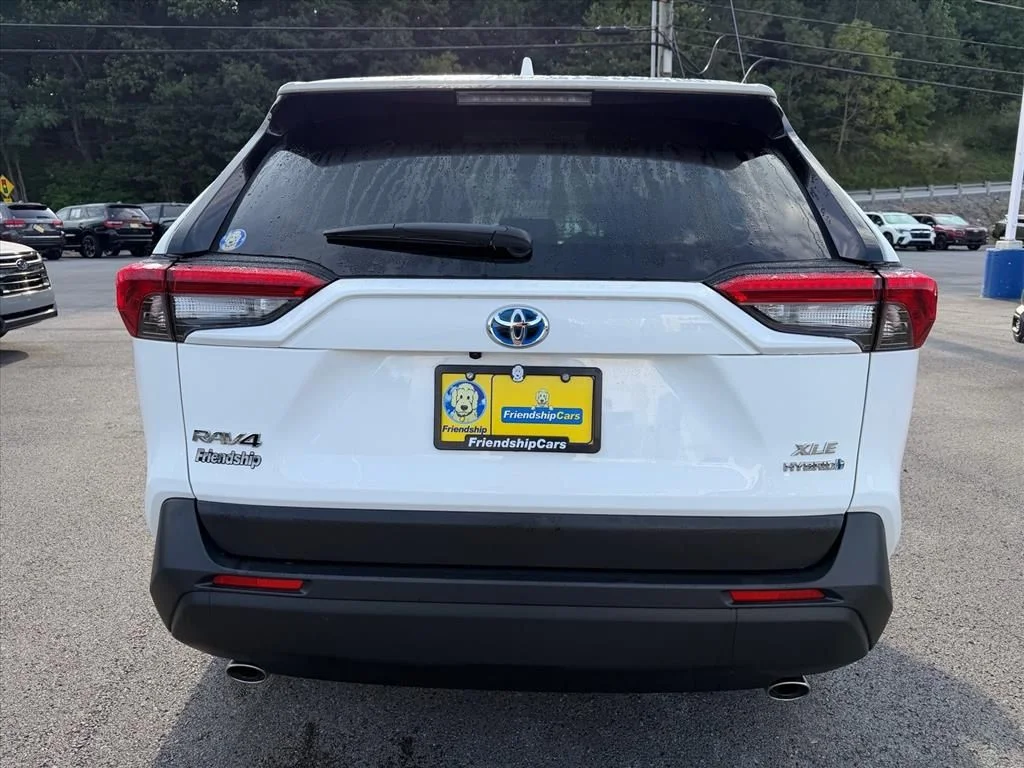 Used 2024 White Toyota XLE image 11