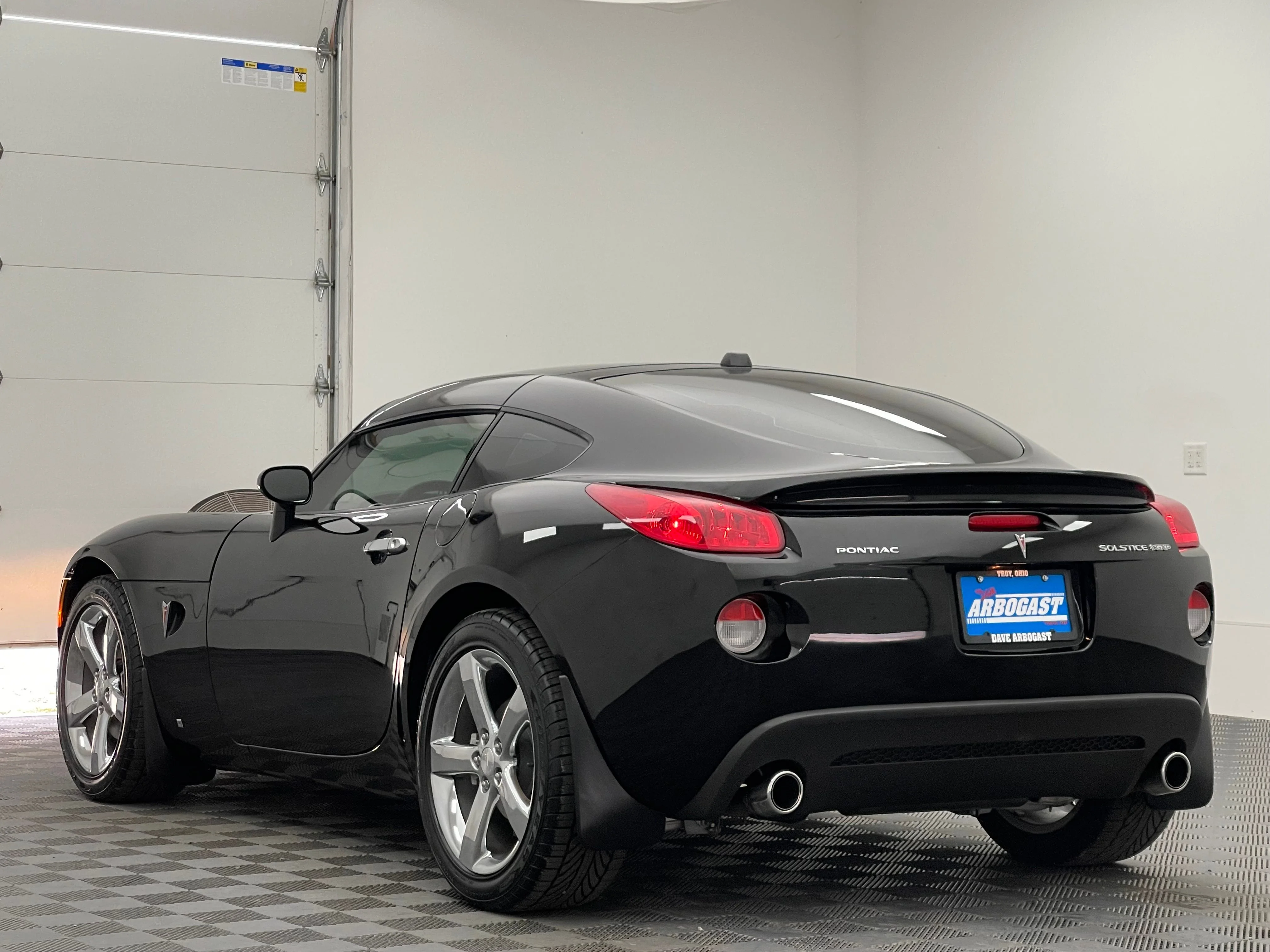 Used 2009 Mysterious (Black) Pontiac GXP image 8