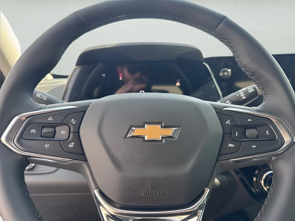 New 2026 Summit White Chevrolet LT image 27