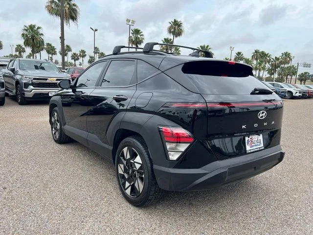 Used 2025 Black Hyundai SEL image 5