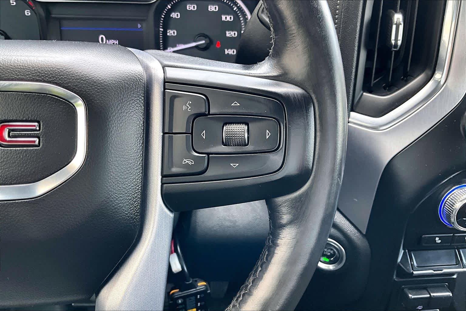 Used 2020 Onyx Black GMC SLE image 25