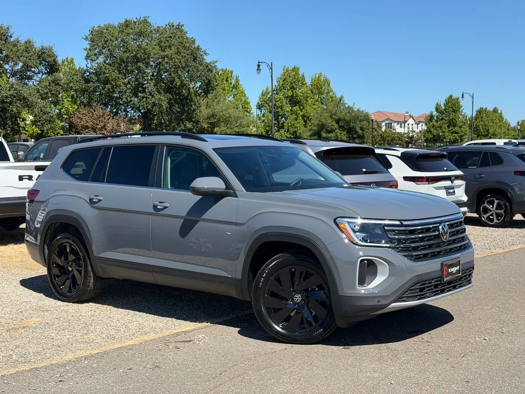 New 2026 Pure Gray Volkswagen 2.0T SE w/Technology image 3