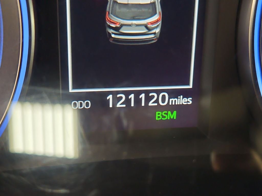 Used 2019 Silver Toyota XLE image 21