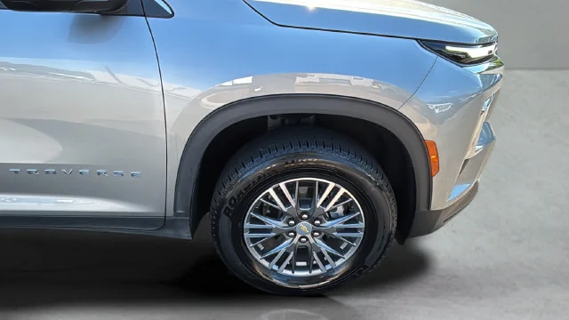 Used 2025 Gray Chevrolet LT image 36