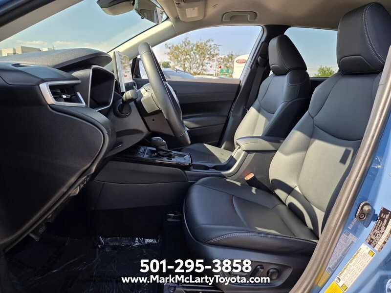 Used 2026 Blue TOYOTA XLE 2WD image 9