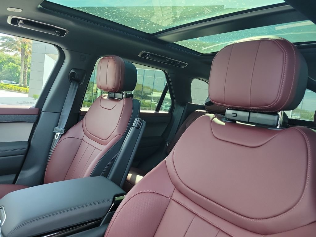 New 2026 Fuji White LAND ROVER Dynamic SE image 26