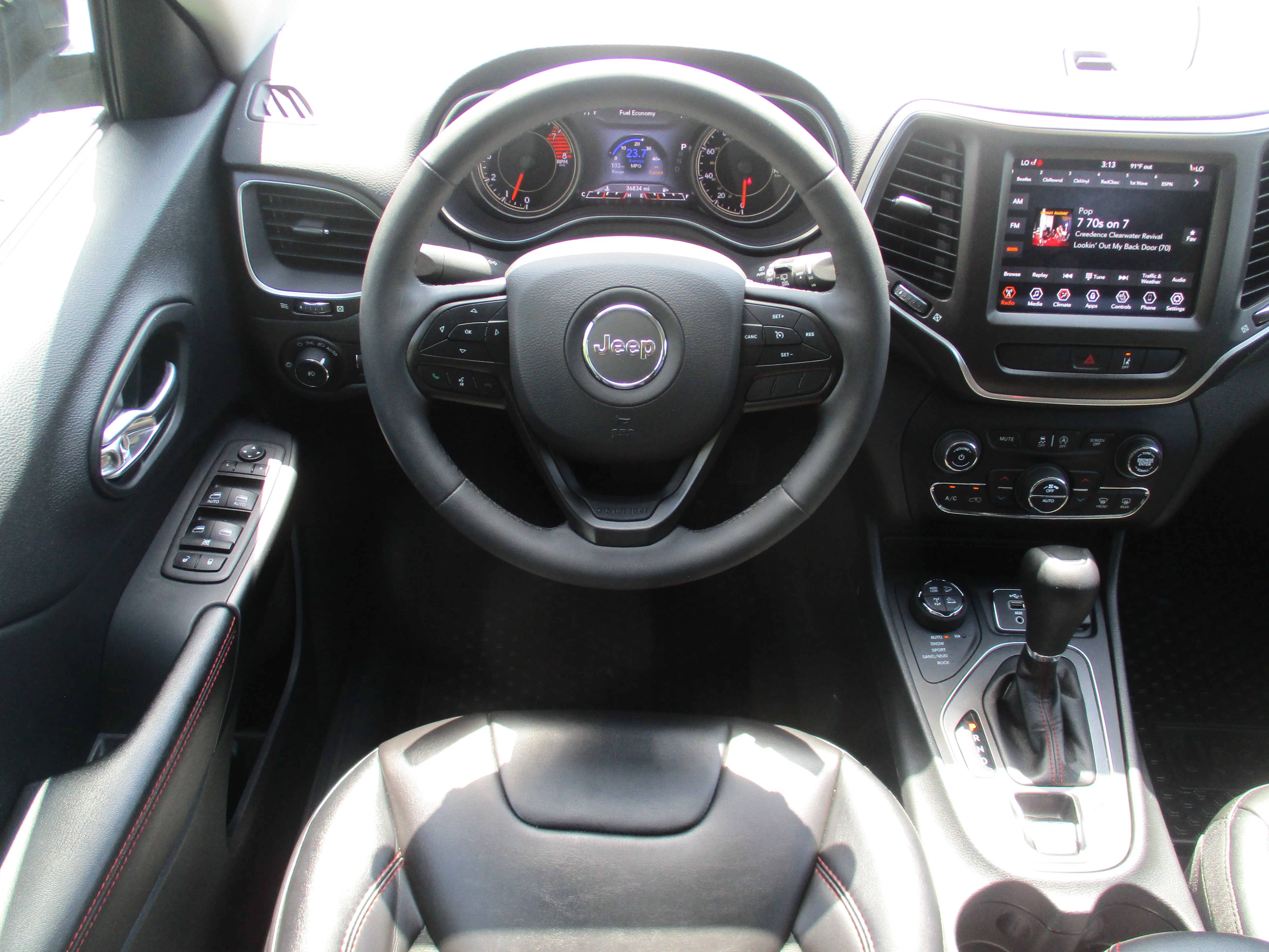 Used 2022 Hydro Blue Pearlcoat Jeep Trailhawk image 7