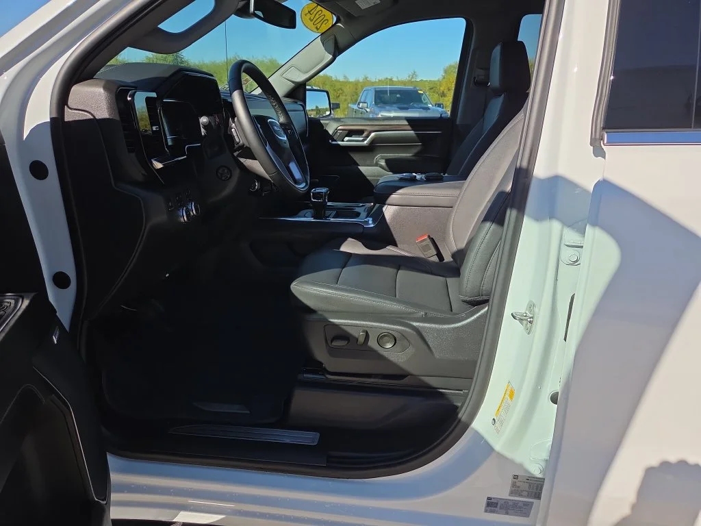 2024 GMC Sierra 1500 SLT - Photo 26
