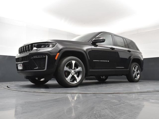 New 2026 Diamond Black Crystal Pearl-Coat Exterior Paint Jeep Limited image 21