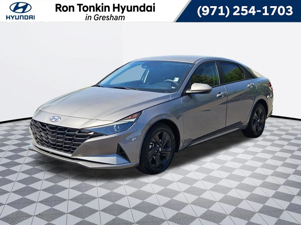 2022 Hyundai Elantra 2.0 SEL IVT's photo